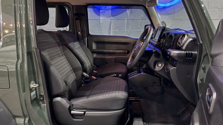 2022-Suzuki-Jimny-15-GLX-Auto_9
