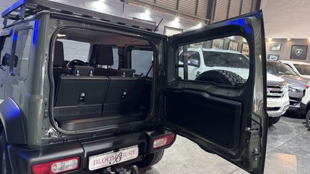 2022-Suzuki-Jimny-15-GLX-Auto_11