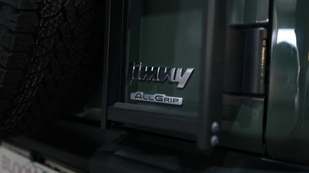 2022-Suzuki-Jimny-15-GLX-Auto_15