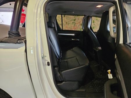 2025-Toyota-Hilux-24-GD-6-Raised-Body-SR-Double-Cab_3