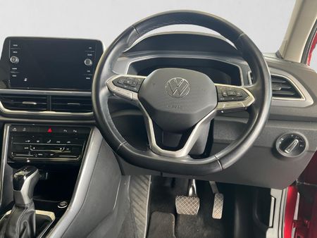 2024-Volkswagen-T-Roc-14-TSI-Design-Auto_13