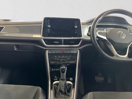 2024-Volkswagen-T-Roc-14-TSI-Design-Auto_17