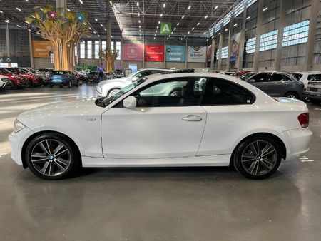 2010-BMW-1-Series-120d-Coupe-Auto_5