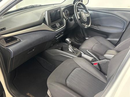 2024-Toyota-Starlet-15-XS-Auto_11