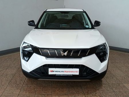 2026-Mahindra-XUV-3XO-12T-MX3_4