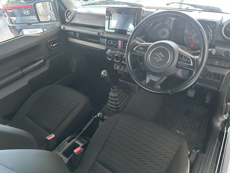 2022-Suzuki-Jimny-15-GLX_12