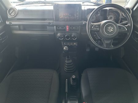2022-Suzuki-Jimny-15-GLX_13