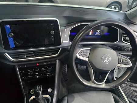 2024-Volkswagen-T-Roc-14-TSI-Design-Auto_10