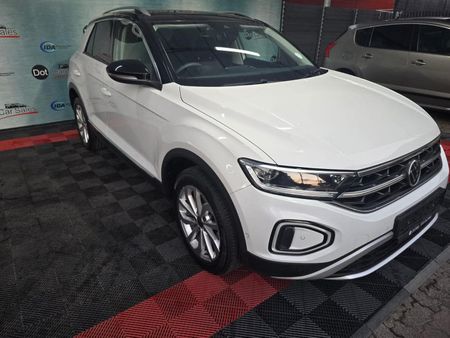 2024-Volkswagen-T-Roc-14-TSI-Design-Auto_1