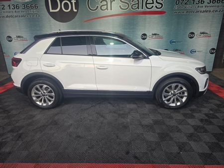 2024-Volkswagen-T-Roc-14-TSI-Design-Auto_4
