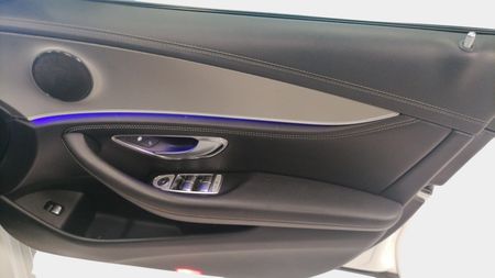 2017-Mercedes-Benz-E-Class-E-350d-Avantgarde_20