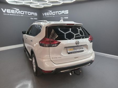 2018-Nissan-X-Trail-25-Acenta-Plus-4x4-Auto-7-seat_14