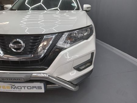 2018-Nissan-X-Trail-25-Acenta-Plus-4x4-Auto-7-seat_2
