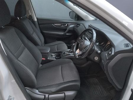 2018-Nissan-X-Trail-25-Acenta-Plus-4x4-Auto-7-seat_8