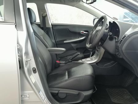 2013-Toyota-Corolla-20-Exclusive-Auto_4