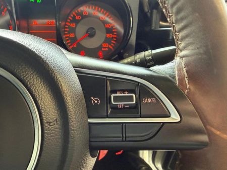 2023-Suzuki-Jimny-15-GLX_12