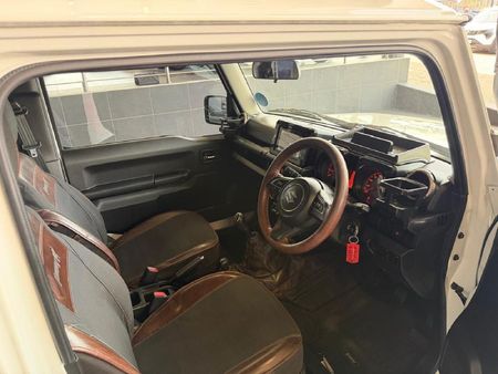 2023-Suzuki-Jimny-15-GLX_19
