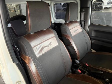 2023-Suzuki-Jimny-15-GLX_24