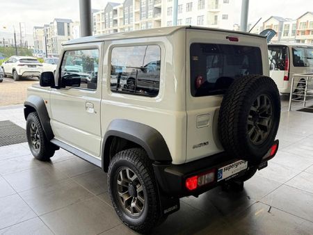 2023-Suzuki-Jimny-15-GLX_6