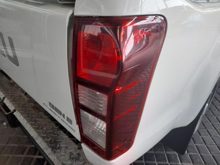 2024-Isuzu-D-Max-250C-Fleetside-Single-Cab_14