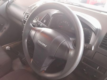 2024-Isuzu-D-Max-250C-Fleetside-Single-Cab_17