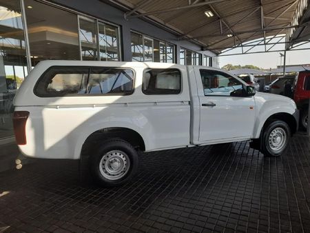 2024-Isuzu-D-Max-250C-Fleetside-Single-Cab_7