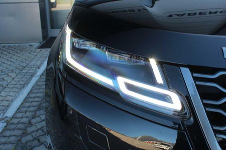 2020-Land-Rover-Range-Rover-Velar-30-D-SE-D300_12