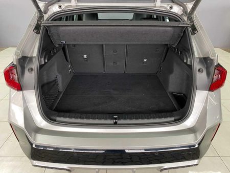 2025-BMW-X1-sDrive18d-M-Sport_18