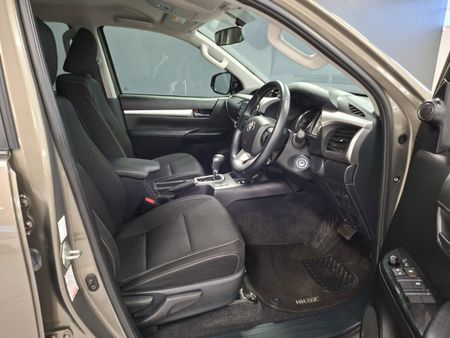2023-Toyota-Hilux-28-GD-6-Raised-Body-Raider-Auto-Double-Cab_11