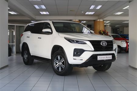 2023-Toyota-Fortuner-AUTOMATIC_0