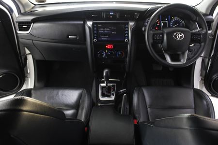 2023-Toyota-Fortuner-AUTOMATIC_18