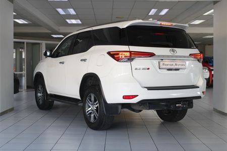 2023-Toyota-Fortuner-AUTOMATIC_5