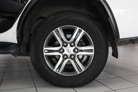2023-Toyota-Fortuner-AUTOMATIC_7