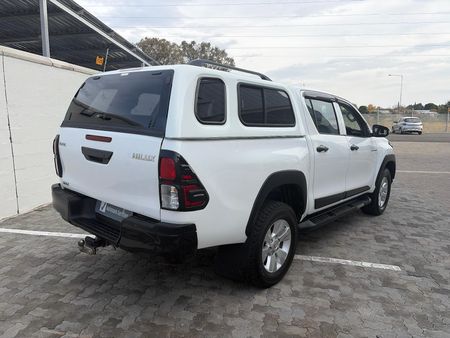 2017-Toyota-Hilux-24-GD-6-Raised-Body-SRX-Double-Cab_2