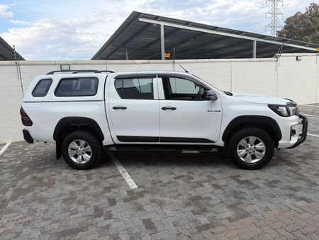 2017-Toyota-Hilux-24-GD-6-Raised-Body-SRX-Double-Cab_3