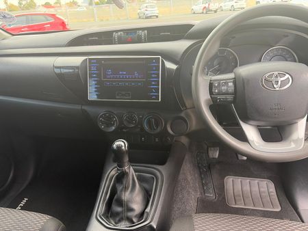 2017-Toyota-Hilux-24-GD-6-Raised-Body-SRX-Double-Cab_4