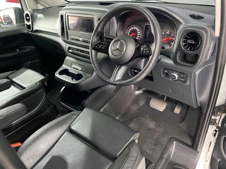 2025-Mercedes-Benz-Vito-116-20-CDI-Tourer-Pro-Auto_10