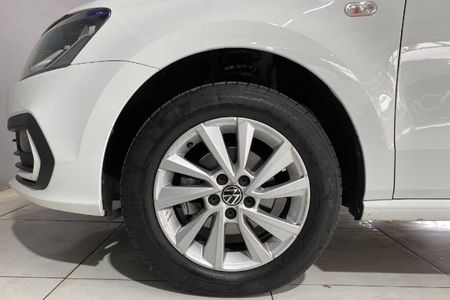 2025-Volkswagen-Polo-Vivo-16-Life_5