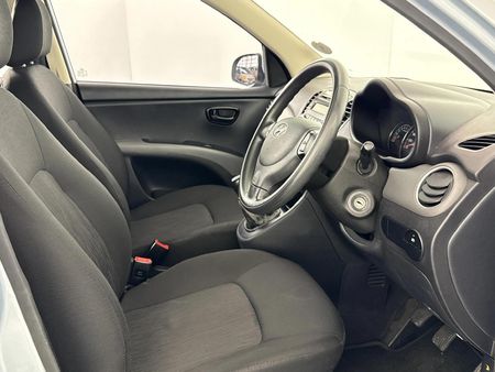 2013-Hyundai-i10-125-GLS-Fluid_9