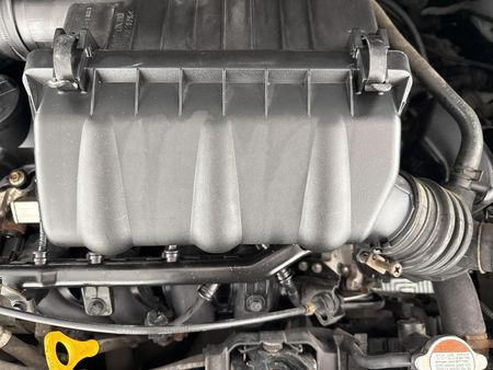2013-Hyundai-i10-125-GLS-Fluid_13