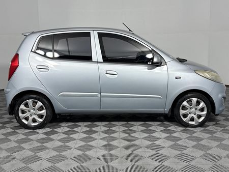 2013-Hyundai-i10-125-GLS-Fluid_17