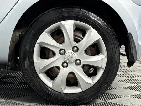 2013-Hyundai-i10-125-GLS-Fluid_6