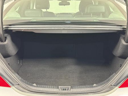 2014-Mercedes-Benz-CLA-200-Auto_13