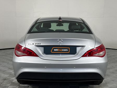 2014-Mercedes-Benz-CLA-200-Auto_17