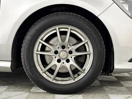 2014-Mercedes-Benz-CLA-200-Auto_5