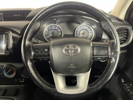 2020-Toyota-Hilux-27-VVTi-Raised-Body-S-Double-Cab_11
