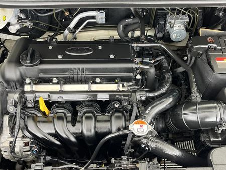2012-Kia-Rio-14-5-dr_12