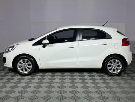 2012-Kia-Rio-14-5-dr_18