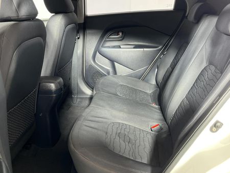 2012-Kia-Rio-14-5-dr_3
