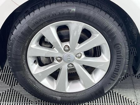 2012-Kia-Rio-14-5-dr_4